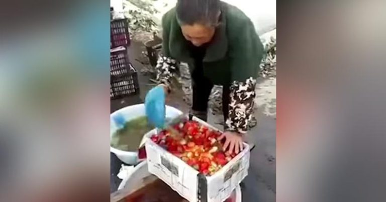 Как красят клубнику, яблоки и баклажаны в Китае. Не для слабонервных
