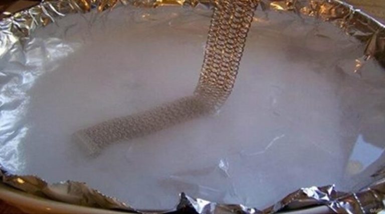 С этим способом ваши золотые и серебряные украшения засверкают как новые. Дешево и просто!