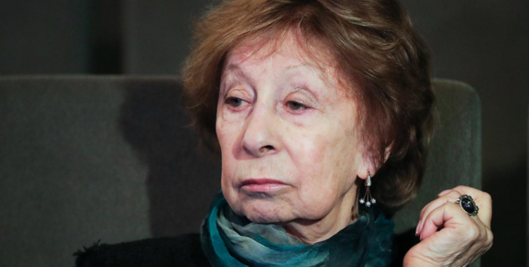 Снова Ахеджакову не могут оставить в покое, требуют строго наказать ее