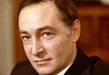 «На кладбище его монумент – самый дорогой»: Как выглядит памятник на пристанище Тихонова?