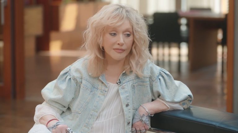 «Страна меня предала». Алла Пугачёва откровенно о жизни за границей и семье