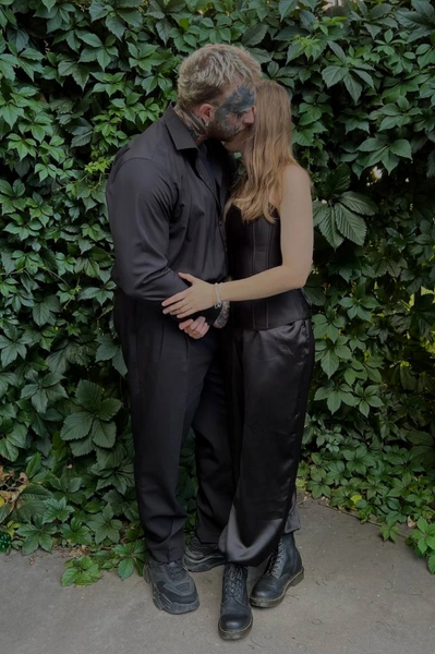 1 сентября Денис показал подписчикам вторую жену