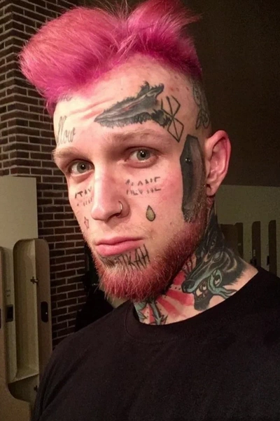 Розовые волосы и новый имидж