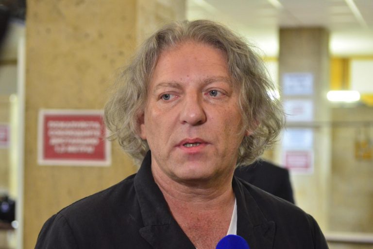 Известна причина смерти ведущего и режиссера Александра Олейникова