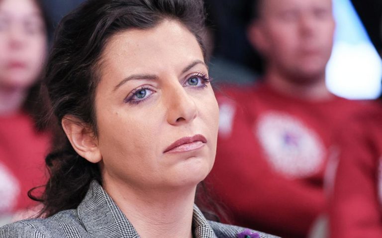 Волосы уже отрасли. Новые кадры бодрой Симоньян порадовали поклонников журналистки