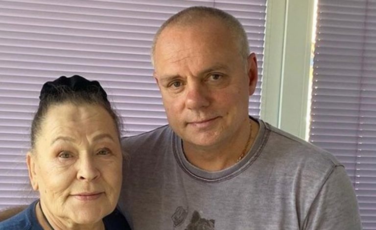 «Просто низкий поклон, что живете вместе…»: Александр Мохов показал 81-летнюю Рязанову