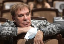 Неужели рак? 70-летнего Ефима Шифрина экстренно прооперировали