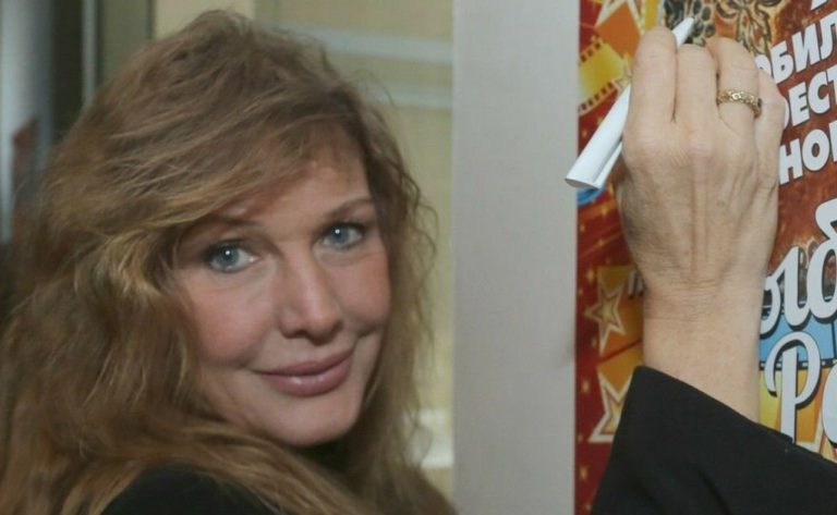 Морщинистая скрюченная старушка: внешний вид 72-летней Прокловой потряс публику