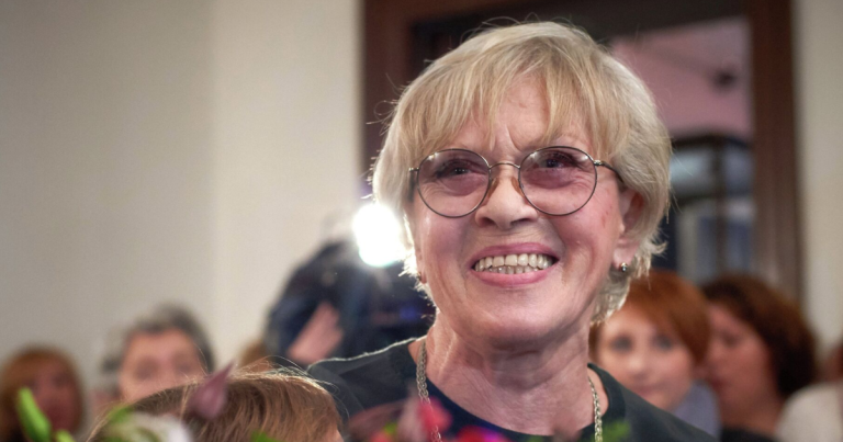 91-летняя Алиса Фрейндлих впервые за долгое время вышла в свет