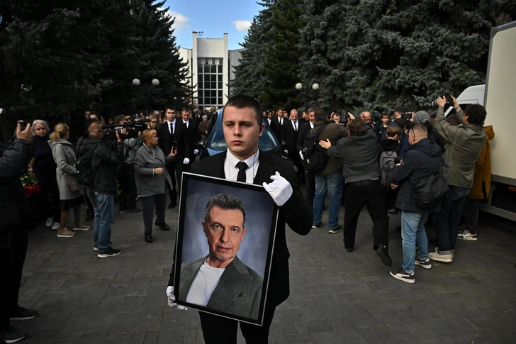 Сергея Соседова могли убить? Хозяин отеля исчез, записи с камер пропали