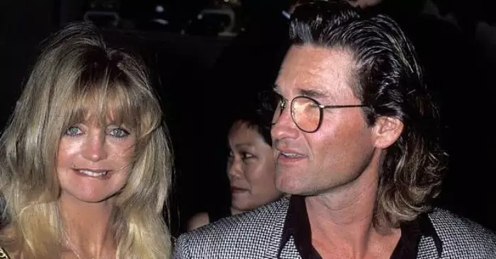 They’ve Still Got It: Goldie Hawn and Kurt Russell Recreate Their Classic Oscar Moment 36 Years Later