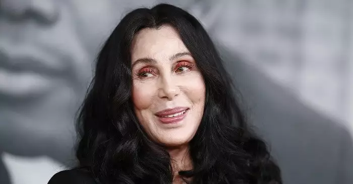 «Kisses on the lips and hand in hand!» Cher’s and her boyfriend’s recent photos have everyone talking