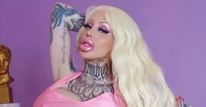 She Wanted to Be ‘As Fake as Possible’ — Now the Internet Can’t Believe Her Before-and-After Pics