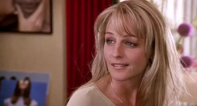 Wrinkles and Gray Hair: Helen Hunt at 60 Defies Hollywood Norms! Fans React to Her Natural Look