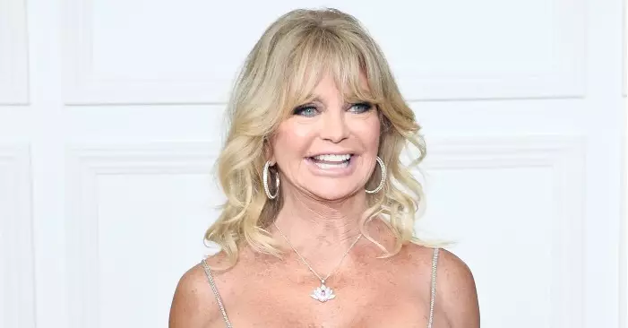 «Even beauty icons get old!» Paparazzi spotted Goldie Hawn with no makeup and everyone is saying the same thing