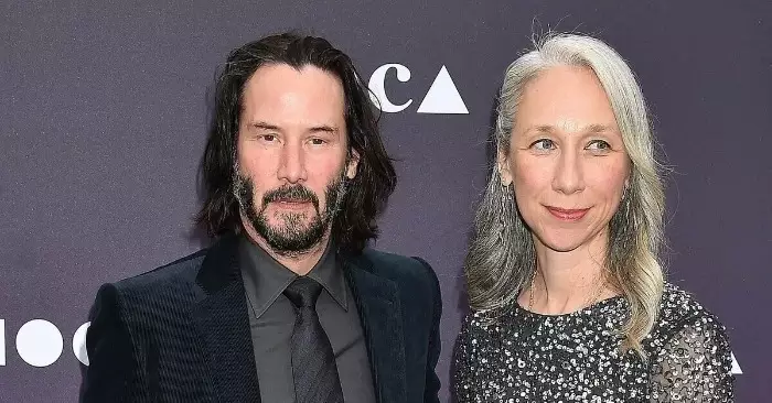 “Keanu Reeves Stands Proudly Beside His Fiancée—Despite Severe Criticism About Her Appearance”