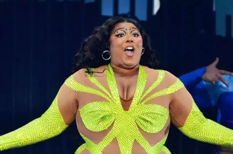 Lizzo Stuns Fans with Her “Healthy” and “Toned” Look After Weight Loss — What Does She Look Like Now?