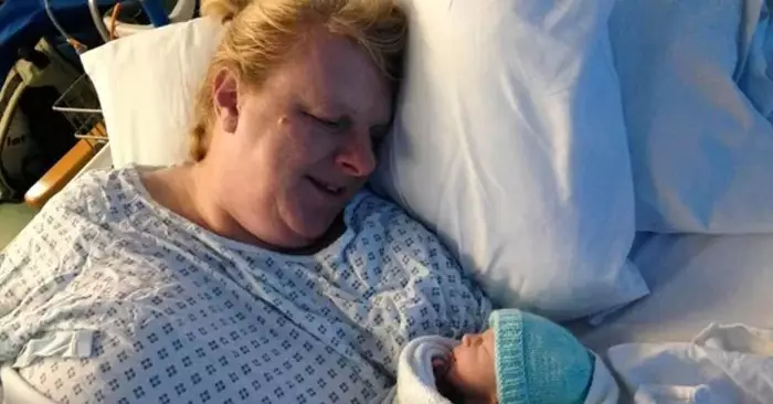 «Miracles happen!» The heroic woman who became a mother at the age of 47 showed her grown-up child