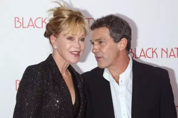 «Saggy skin and cellulite!» Photojournalists catch Melanie Griffith enjoying her vacation in Puerto Vallarta