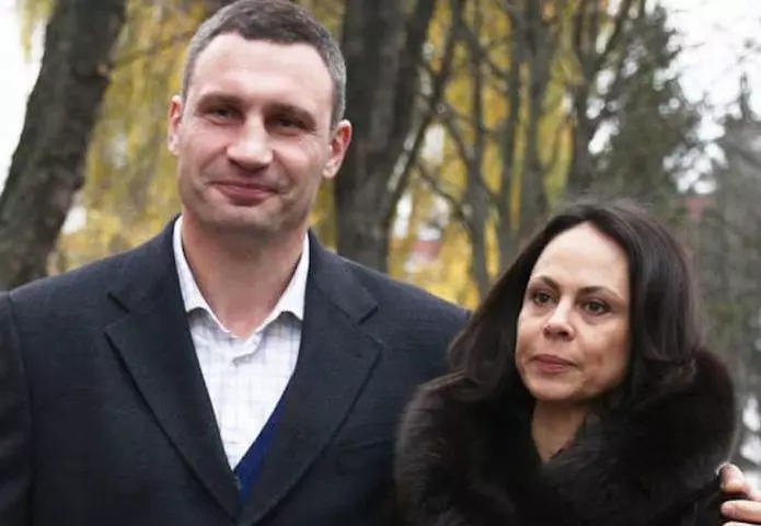 В 51 год бывшая жена Кличко вернулась к модельной карьере. Ничто не красит женщину так, как развод