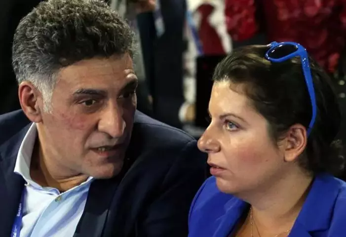 “Оставайтесь людьми”. Хмельницкая прервала молчание после новости о кончине бывшего мужа