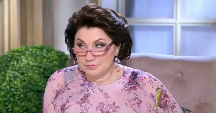 «Маменькин сынок»: Сябитова не дала 36-летнему сыну жениться — живёт с ней и не умеет говорить