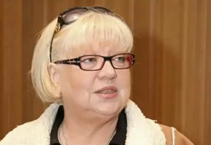 75-летняя Светлана Крючкова появилась на коляске на Первой Открытой Евразийской кинопремии “Бриллиантовая бабочка”