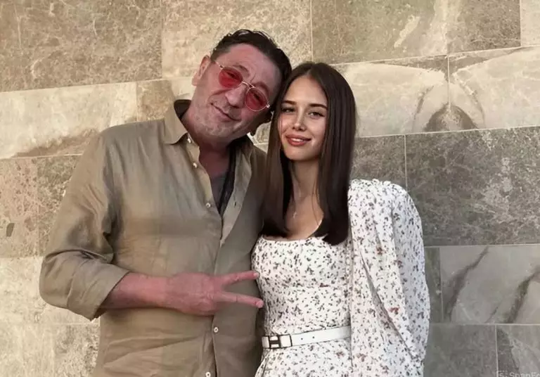 Григорий Лепс планирует сыграть свадьбу с Авророй Кибой на Красной площади