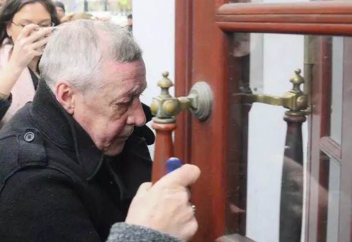 Дочь Михаила Ефремова и Ксении Качалиной, которая просит называть себя Сергеем, призналась, что не может вспомнить о матери ни одного теплого момента