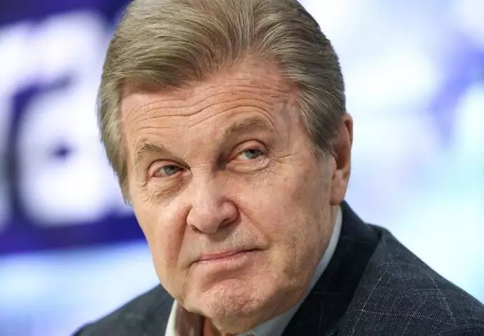Старость и его настигла! 84-летнего Льва Лещенко вывели к гостям под руку
