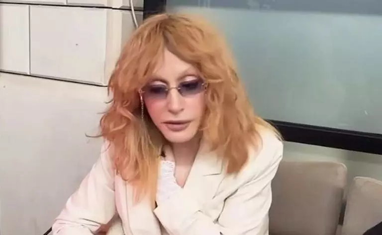 «Без масок, без лишнего — только харизма»: Алла Пугачёва снялась со звездой кулинарных шоу