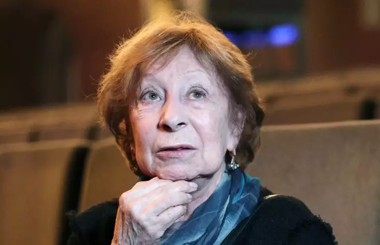 Муж не бросил её в 88 лет — как живёт и держится Лия Ахеджакова