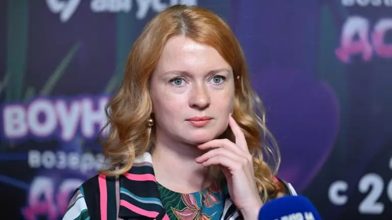 Копанова впервые показала дочерей: их отец — тихий сын священника, о котором никто не знал